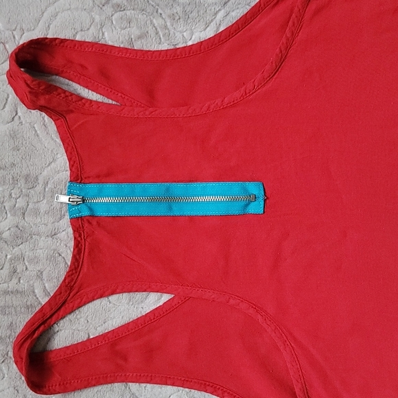 Red sleeveless top Small - Picture 4 of 5